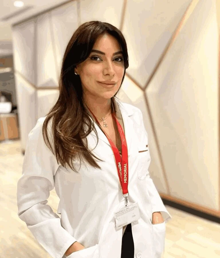 Elif Akşahin, MD